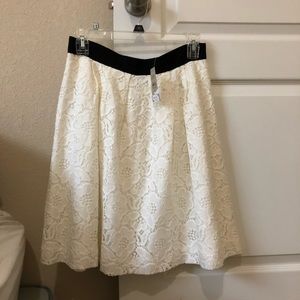 LOFT - White lace skirt🌼